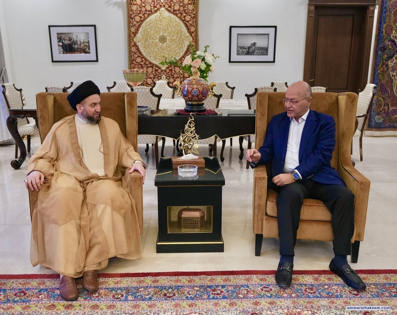 السيد الحكيم يدعو لحل الاشكالات العالقة بين الحكومة الاتحادية وحكومة الاقليم عبر الحوار والدستور