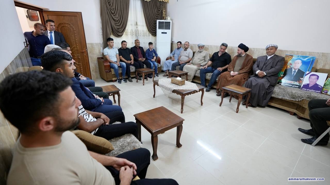 السيد الحكيم يلتقي عددا من عوائل الشهداء