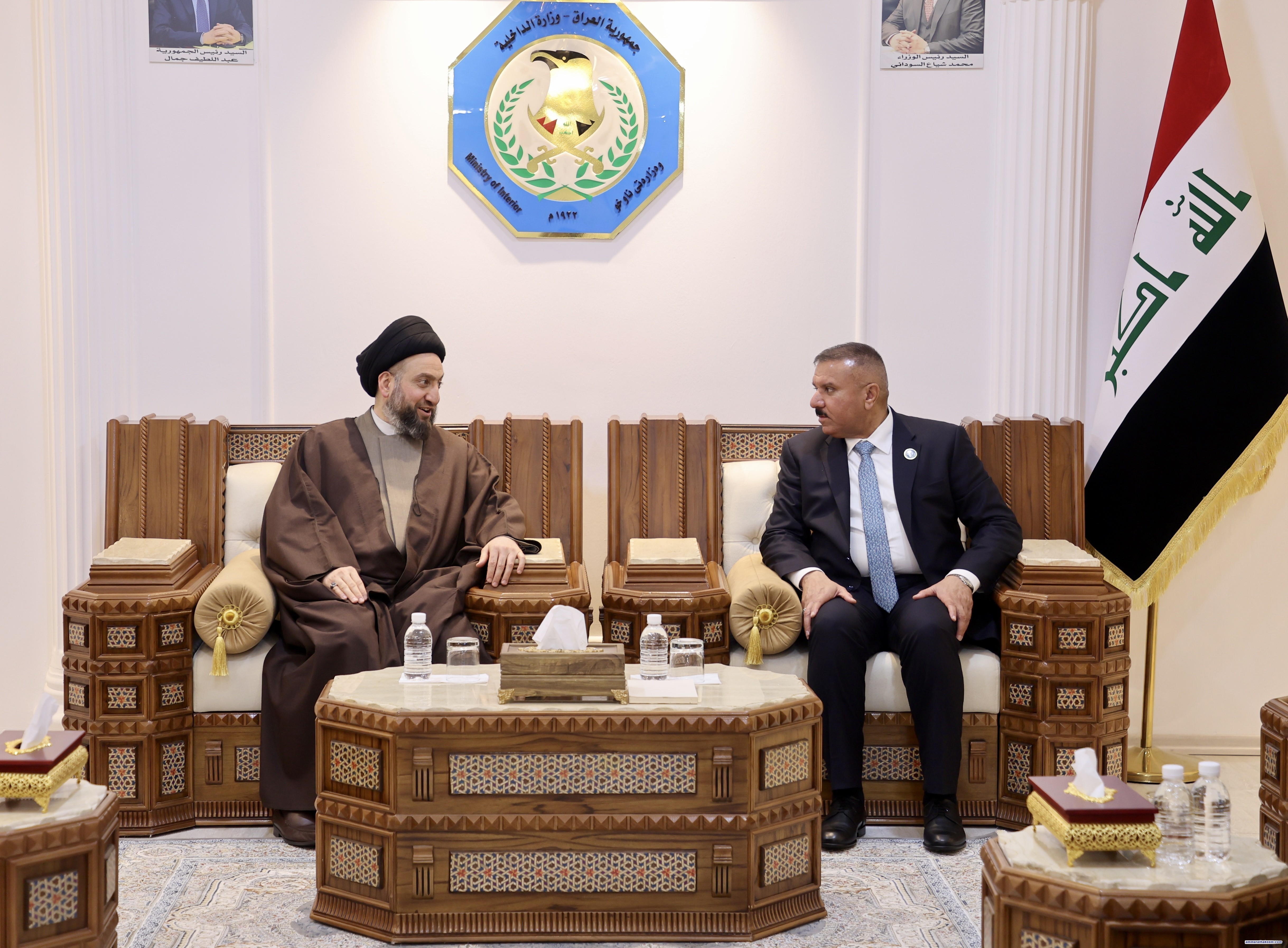 سەماحەتی حەكیم پیرۆزبایی لە پۆلیسی عێراقی كرد بەبۆنەی جەژنیان و داوای كرد زەوی بەسەریان دابەش بكرێت و مووچەكانیان ڕێك بخرێتەوە.