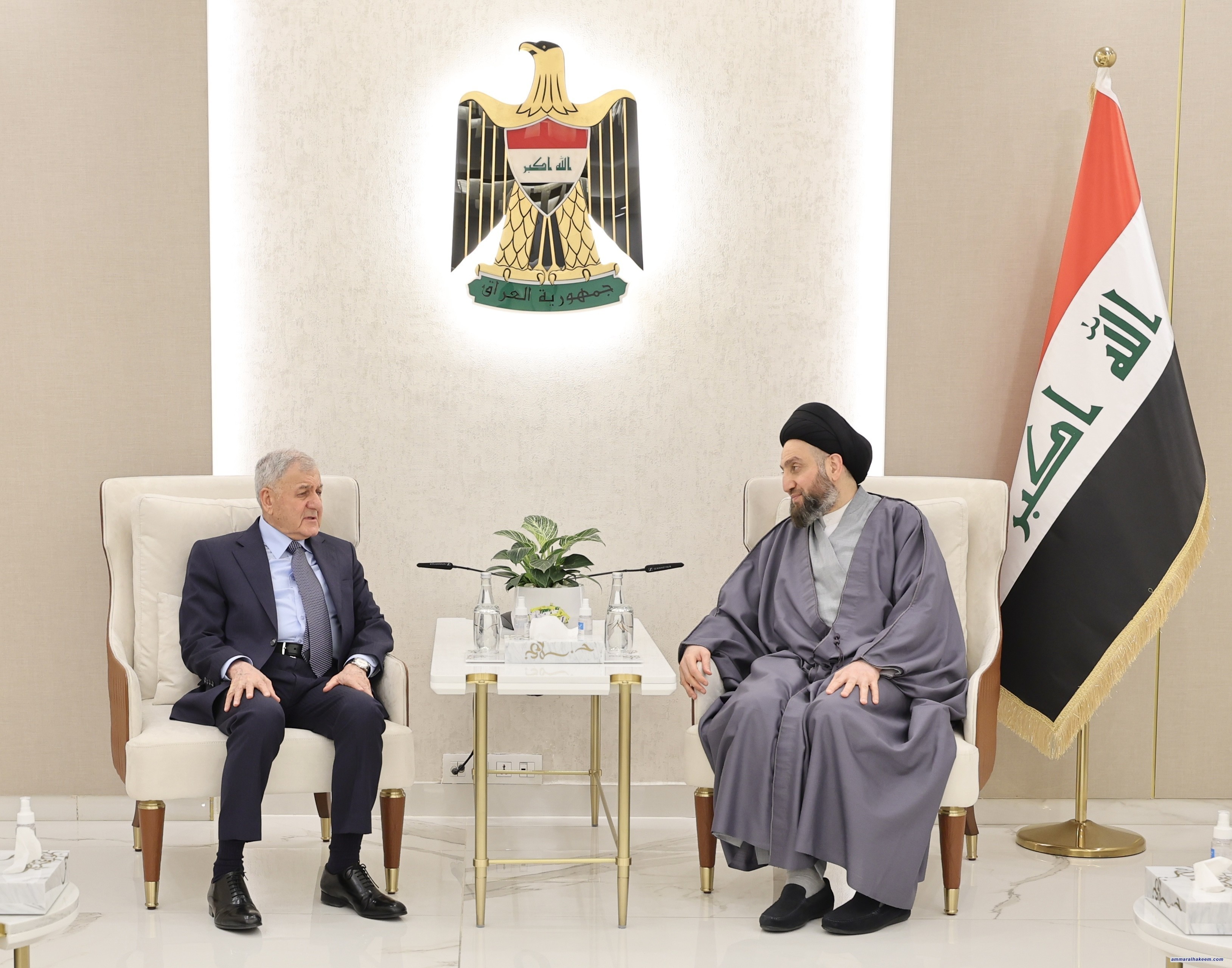 Sayyid Al-Hakeem discusses political landscape developments, government aid to implement its governmental program with Iraqi President