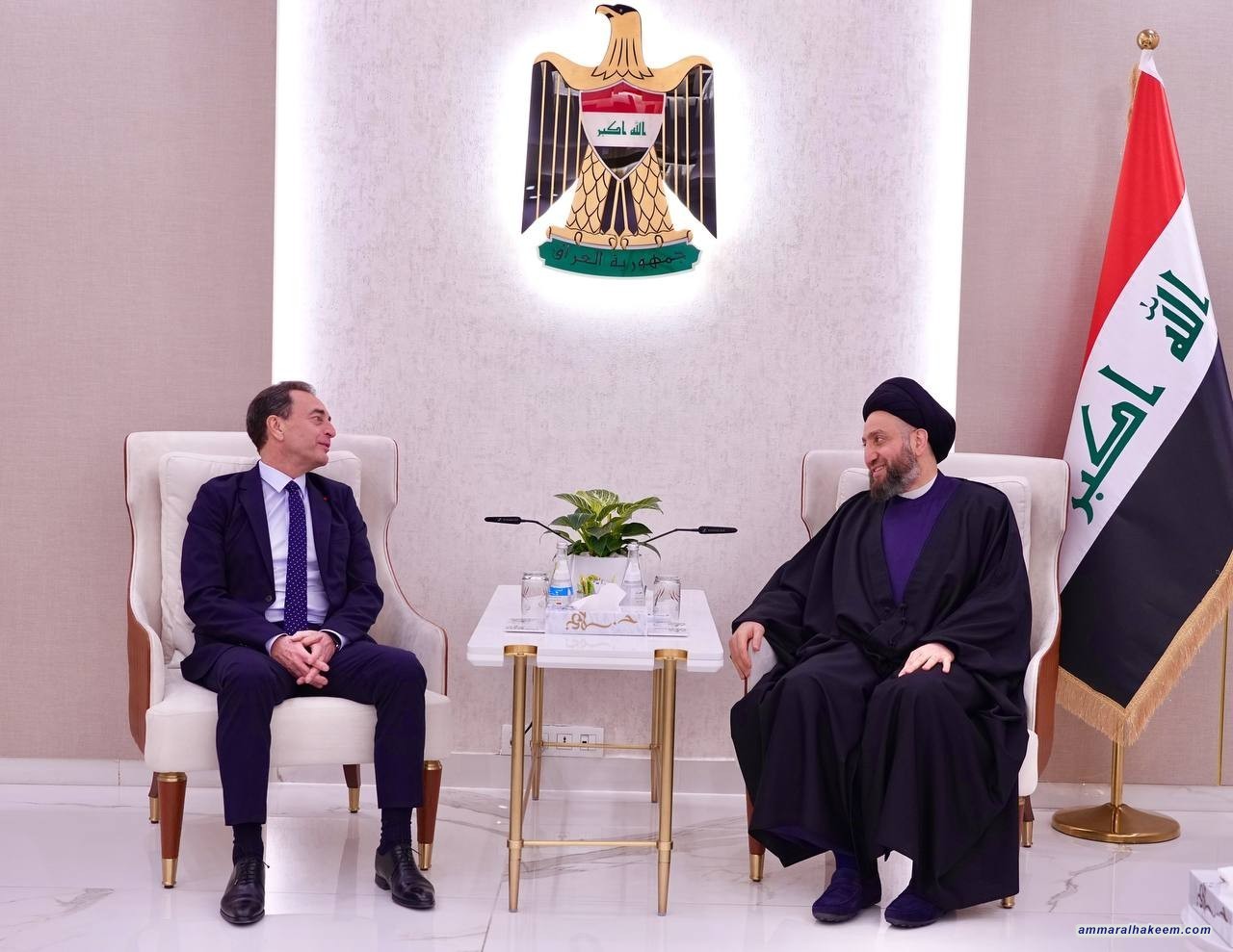 سەماحەتی حەكیم پەیوەندییە دوو قۆڵیەكان و چۆنیەتی پتەوكردنی لەگەڵ بالڵیۆزی فەرەنسی تاوتوێ دەكات