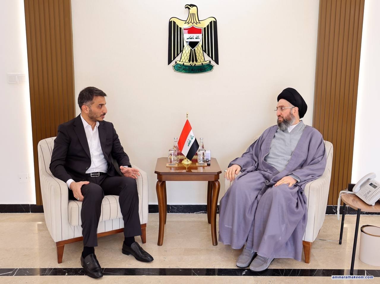 السيد الحكيم يلتقي محافظ النجف الأشرف