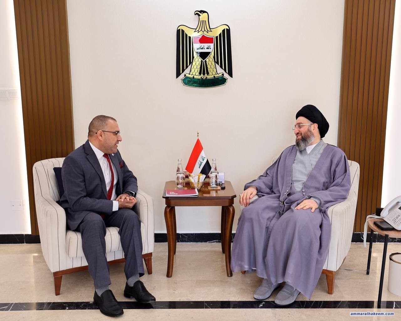 السيد الحكيم يلتقي رئيس مركز سيبار للدراسات الاستراتيجية