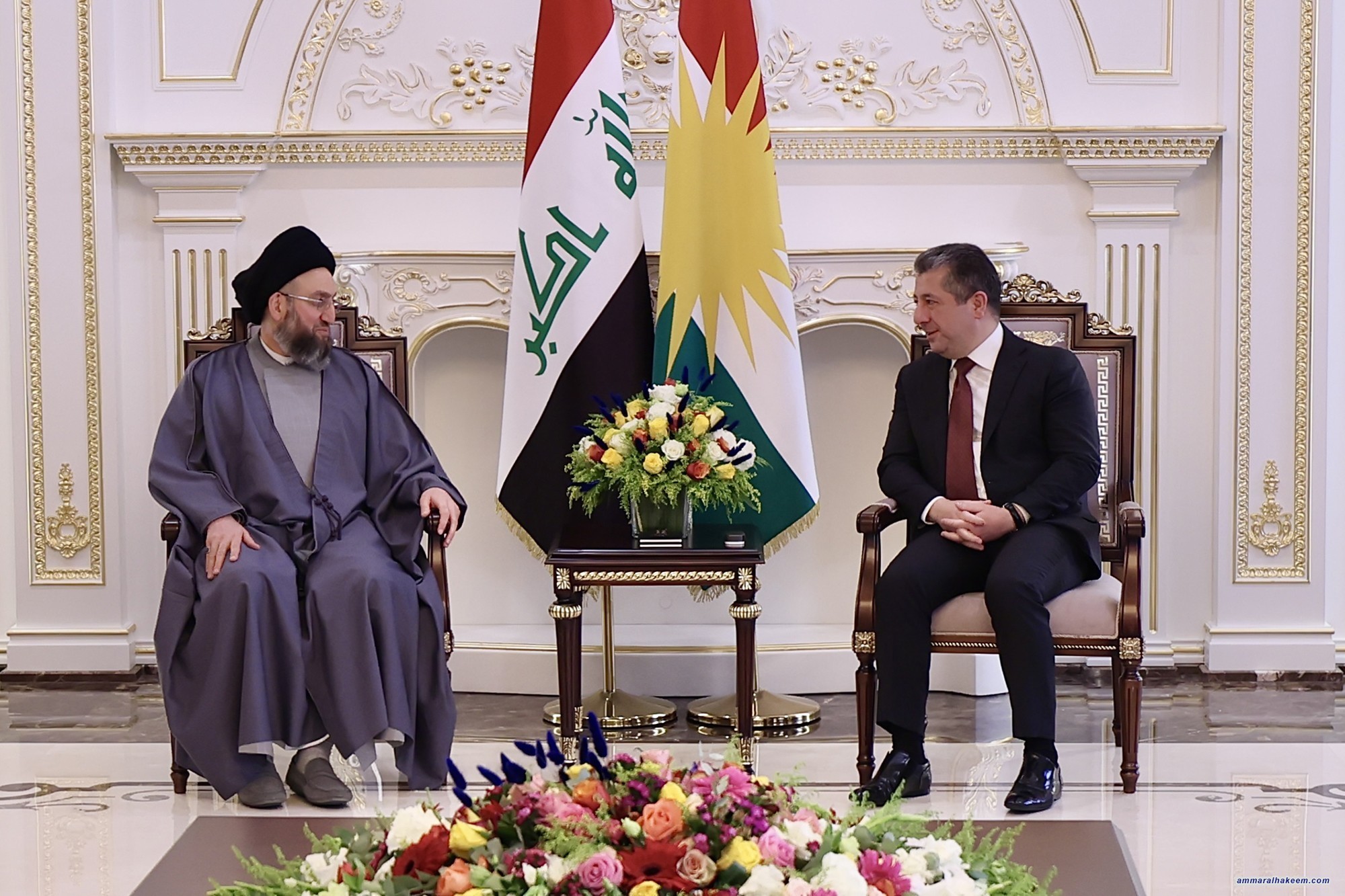 سەماحەتی حەكیم لەگەڵ مەسرور بارزانی سروشتی سیاسی و سەرژمێری دانیشتوان و كێشە هەڵپەسێردراوەكانی نێوان حكومەتی ناوەند و هەرێمی تاوتوێ كرد