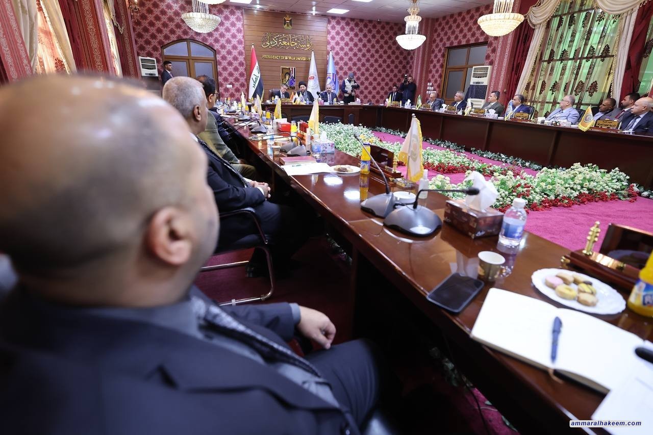 السيد الحكيم يشدد على ردم الفجوة بين الواقع العراقي وبين رسائل الماجستير وأطاريح الدكتوراه