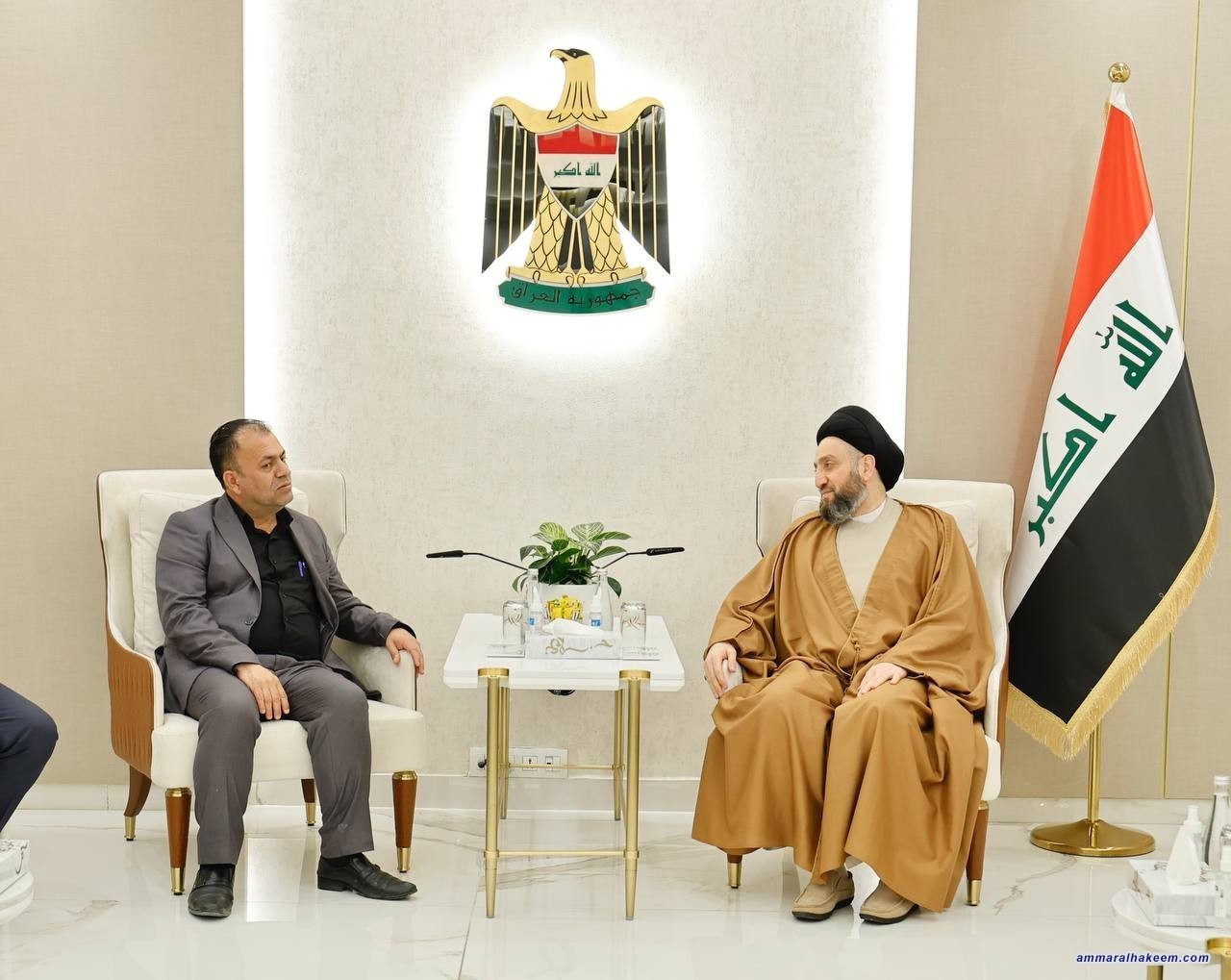 السيد الحكيم يدعو لإنصاف شريحة المعلمين ويدعوهم للتصدي للأفكار الدخيلة