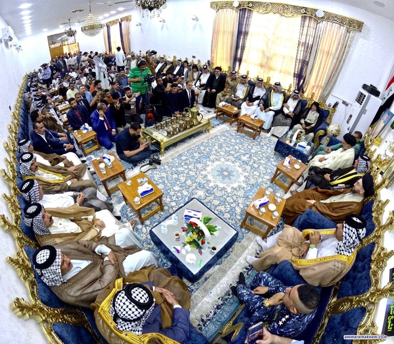 السيد الحكيم.. النزاعات العشائرية تعطي صورة عدم استقرار عن محافظاتنا وندعو لابقاء توجيه فوهات السلاح بوجه الارهاب