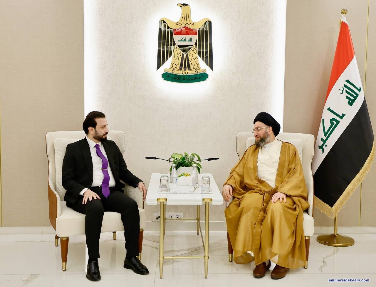 السيد الحكيم يلتقي وفد تيار الخط الوطني ويشدد على دعم الشباب وتمكينهم