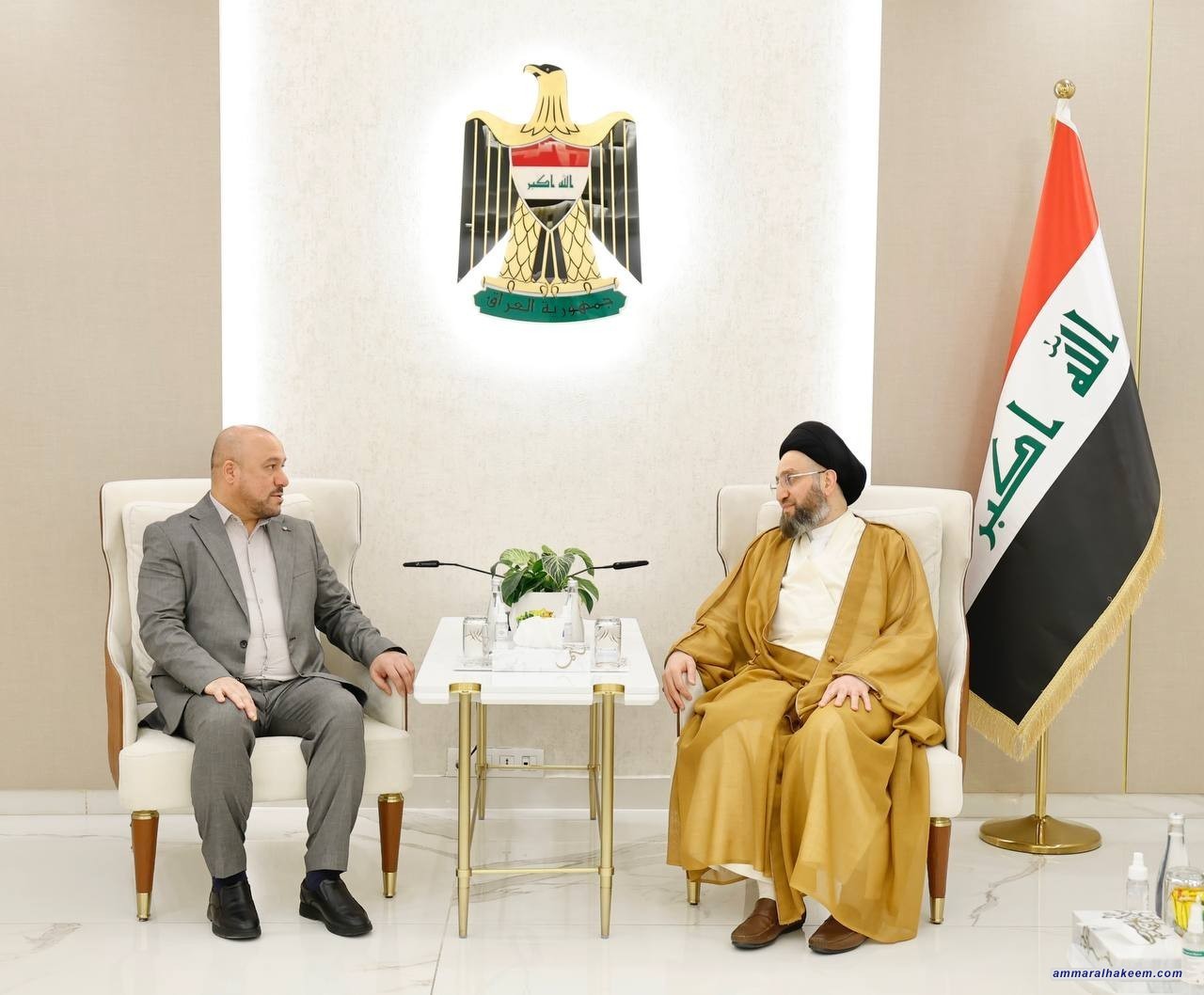 Sayyid Al-Hakeem meets Parliamentary Hiqouq Bloc Head to discuss developments in the Iraqi political scene