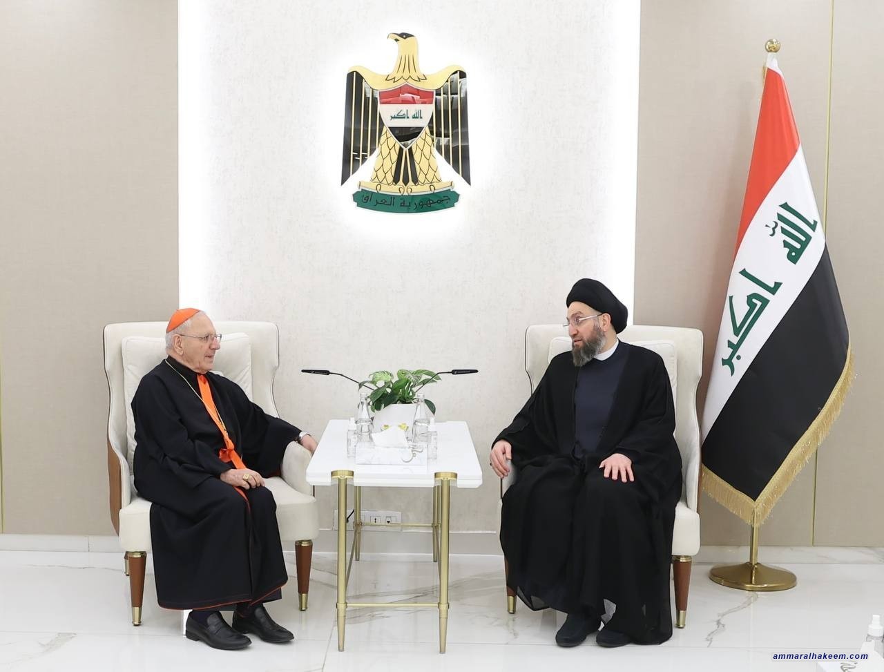 السيد الحكيم لدى لقائه الكاردينال ساكو : الأديان والطوائف جسورنا نحو العالم