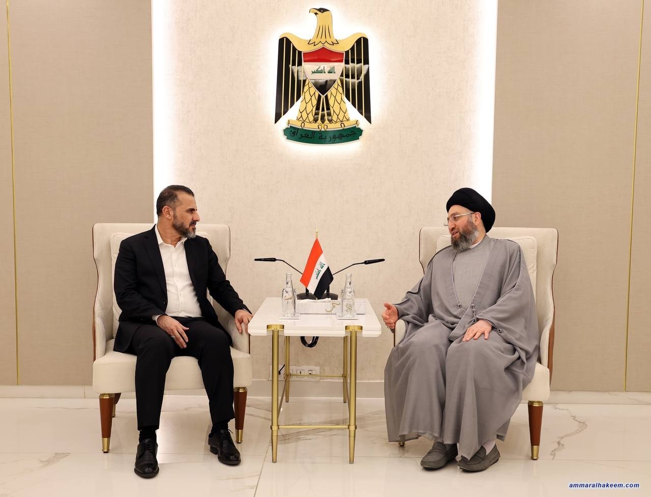 السيد الحكيم يلتقي النائب حسين مؤنس