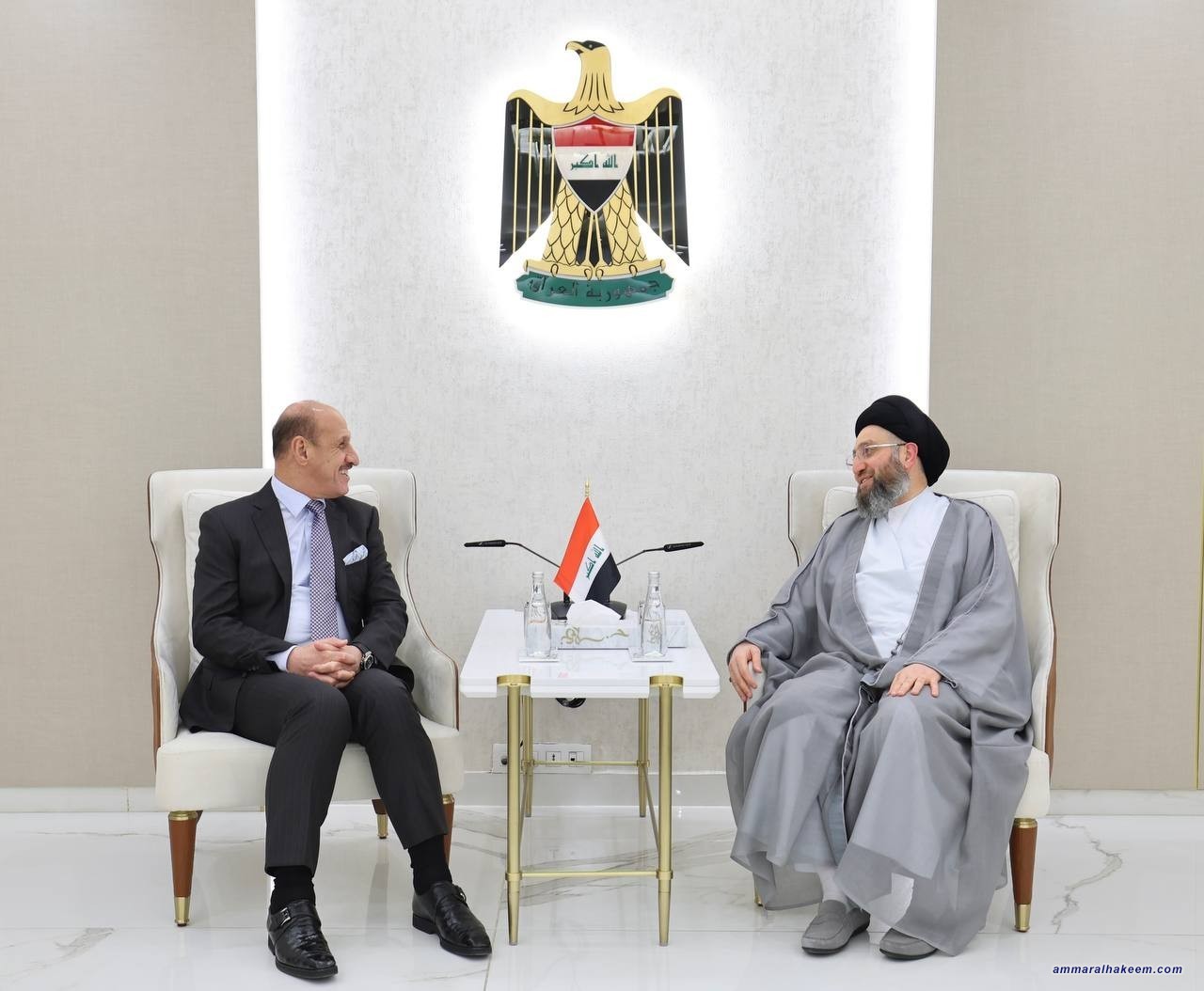 السيد الحكيم يدعو للإهتمام بالفرق الشعبية وإيجاد آلية لإستثمار الطاقات والمواهب فيها