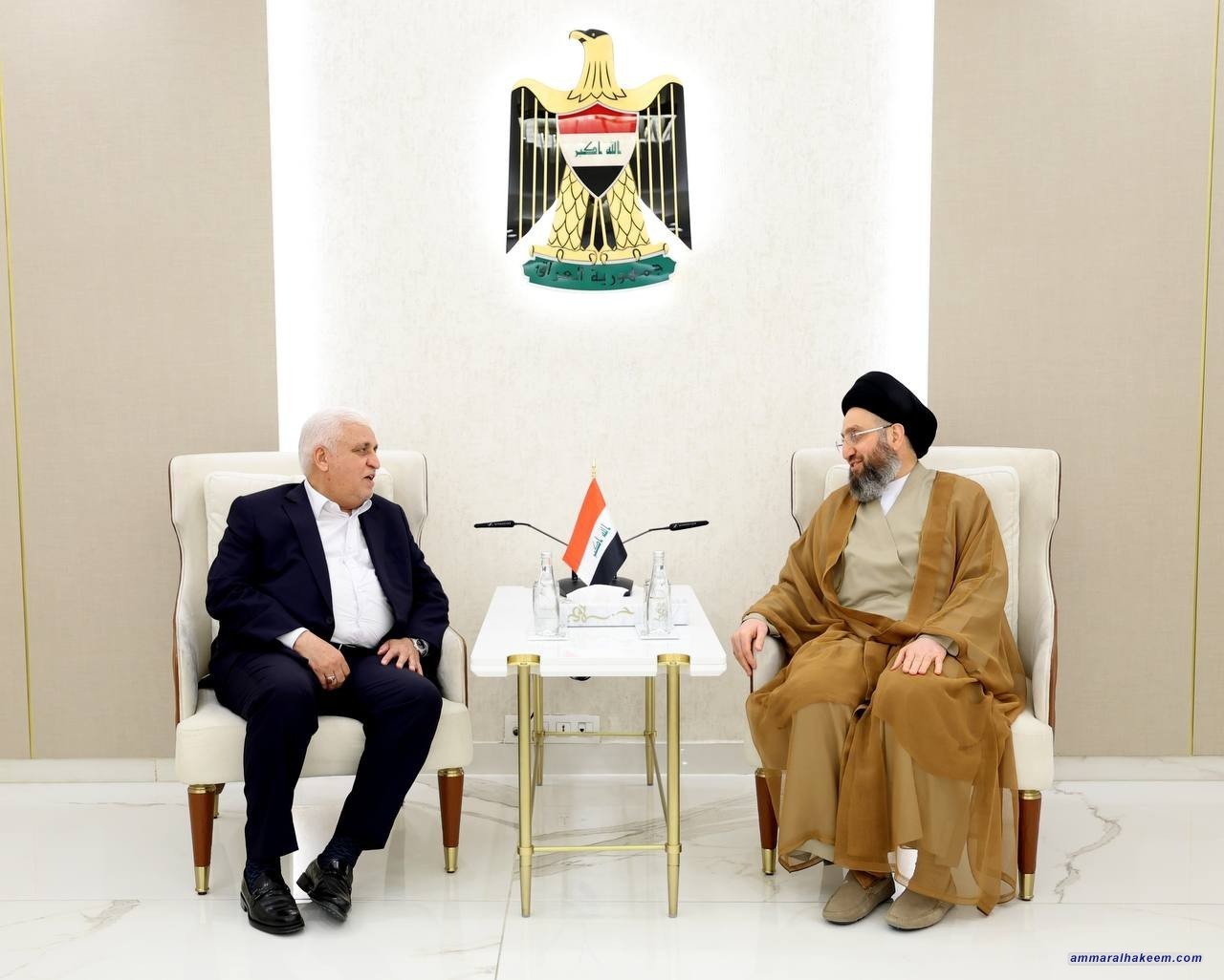 السيد الحكيم يشيد بحملة التبرع التي تبناها الشعب العراقي استجابة لدعوة المرجعية الدينية العليا