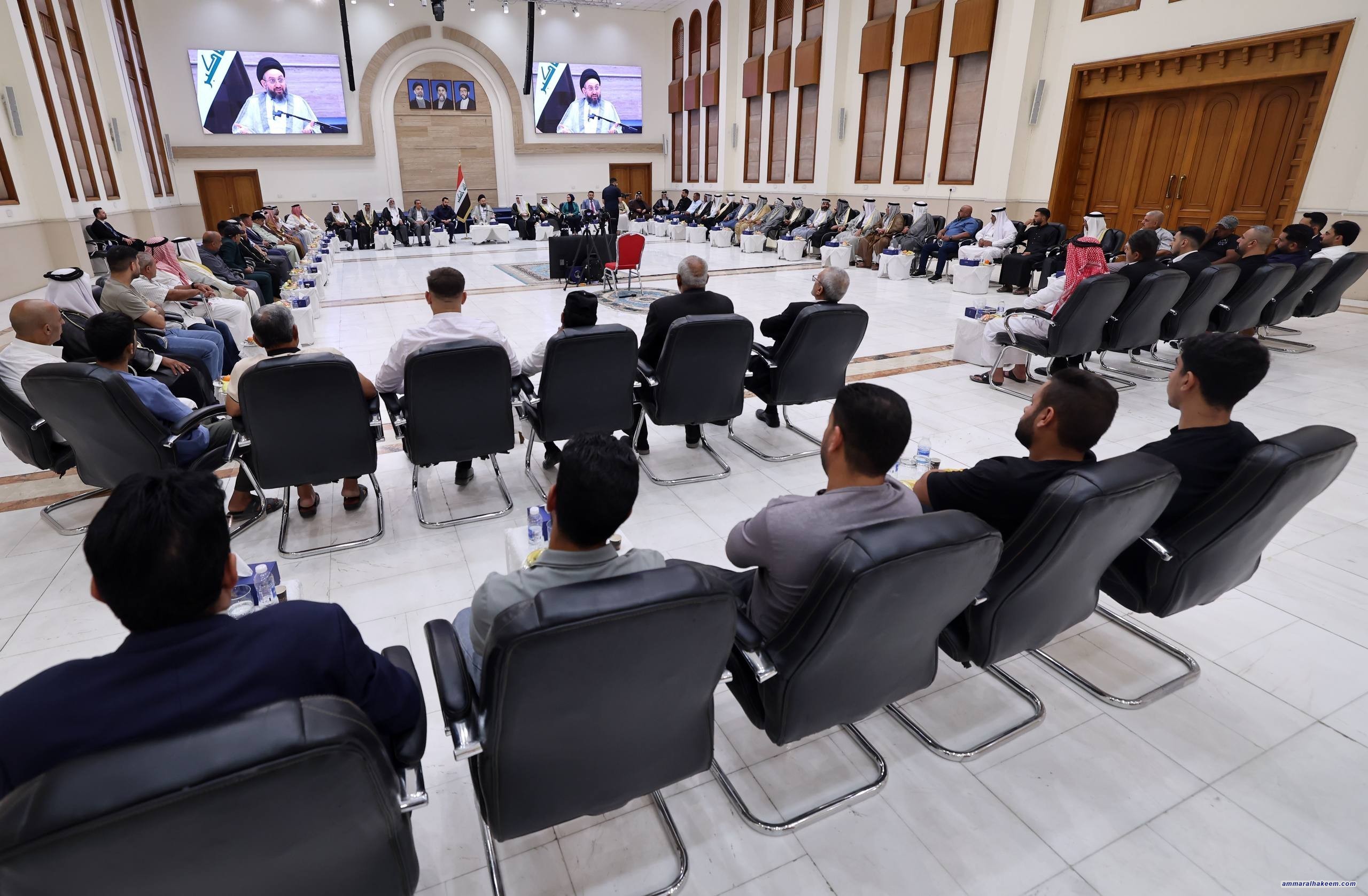 سەید حەكیم چاوی بە پیاوە دیارەكانی هۆڕ ڕەجەب دەكەویت و داوا دەكات پارێزگاری لە دەستكەوتەكان بكرێت لەڕێگەی وەبەرهێنان و بەشداری كردنی هۆشیارانە لە هەڵبژاردنەكان