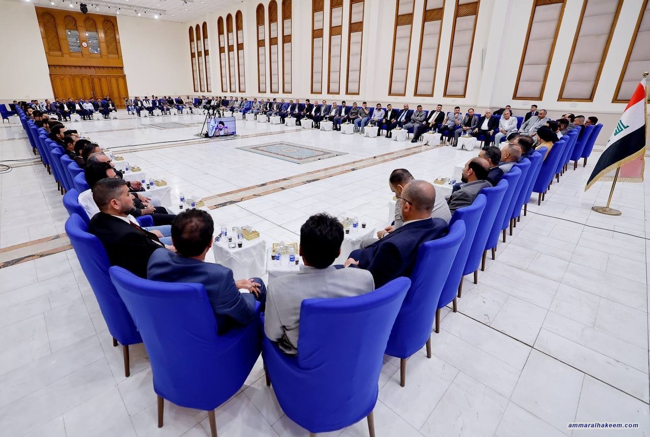 السيد الحكيم خلال لقائه القيادات التنظيمية لتيار الحكمة الوطني: نعتز بمنهجنا المعتدل ونجاح الشباب هو نجاح التيار