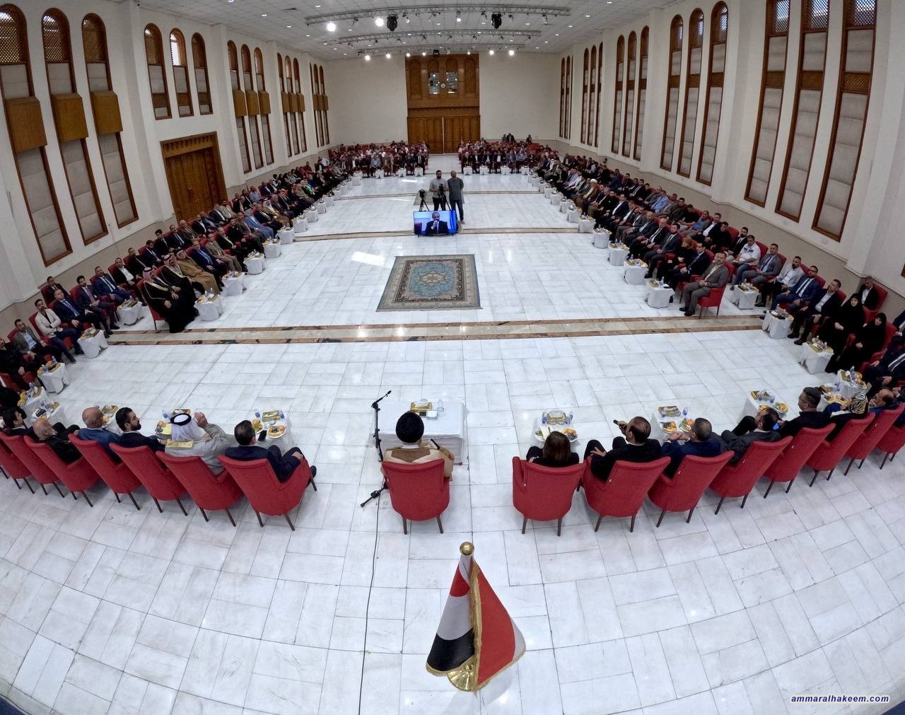 سەماحەتی حەكیم پاڵپشتی عیراق بۆ ئێران دووپات دەكاتەوە و داوای یەكخستنی ڕیزەكانی ناوخۆیی و یەكگرتنی نیشتمانی دەكات