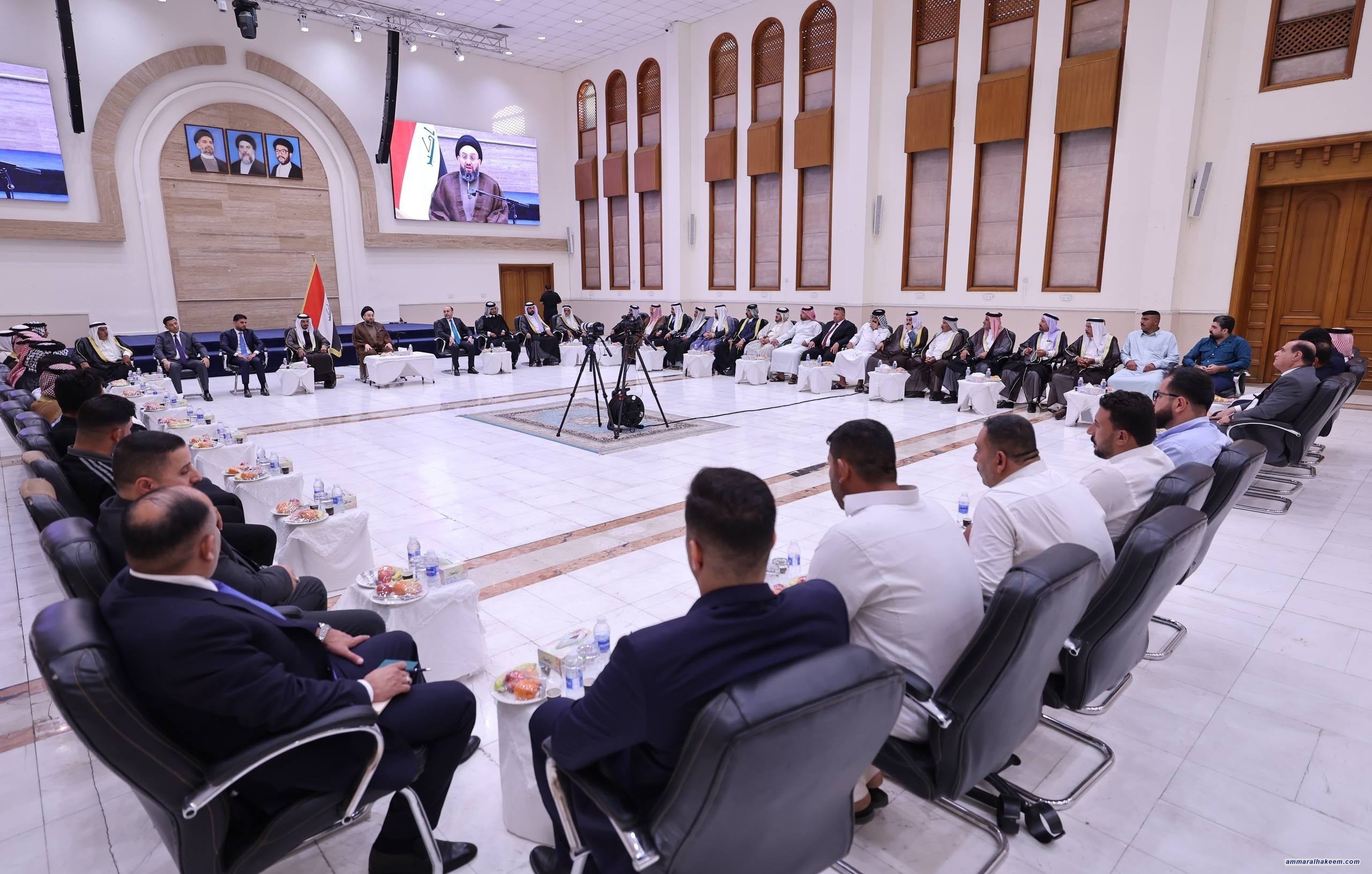 السيد الحكيم خلال لقائه شيوخ ووجهاء صدر اليوسفية: الانتخابات القادمة مصيرية وتؤسس لاستقرار مستدام