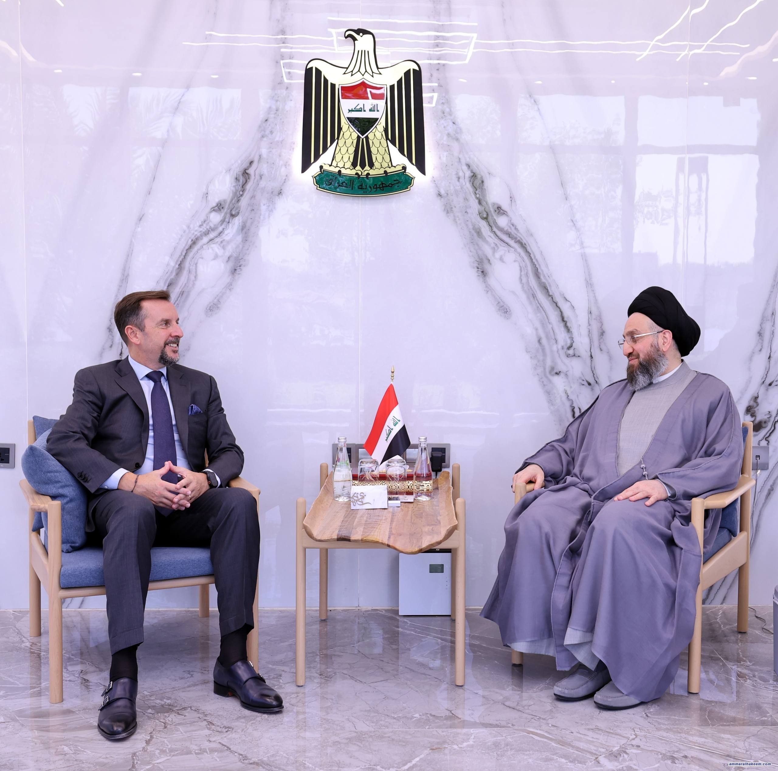 السيد الحكيم يؤكد خلال لقائه السفير الإيطالي أهمية تعزيز العلاقات الثنائية بين العراق وإيطاليا