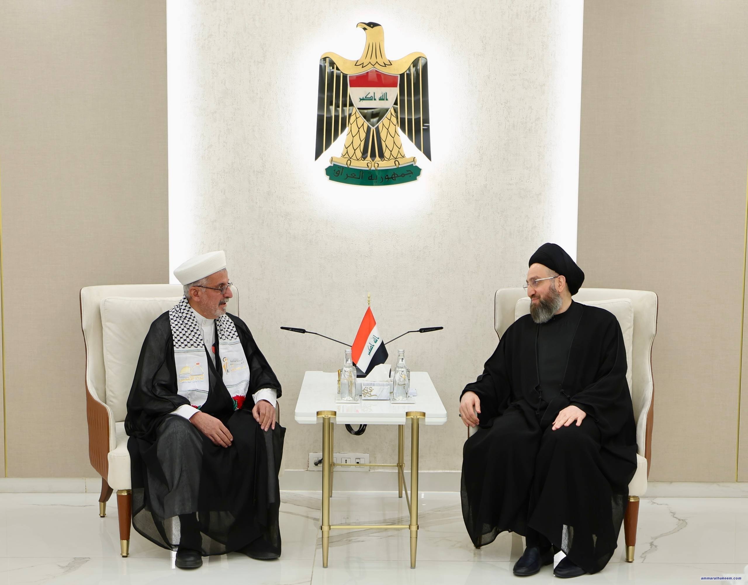 السيد الحكيم يستقبل وفد مؤسسة نداء الأقصى ويؤكد: زيارة الأربعين تجسيد لوحدة الأمة ودعمٌ ثابت للقضية الفلسطينية