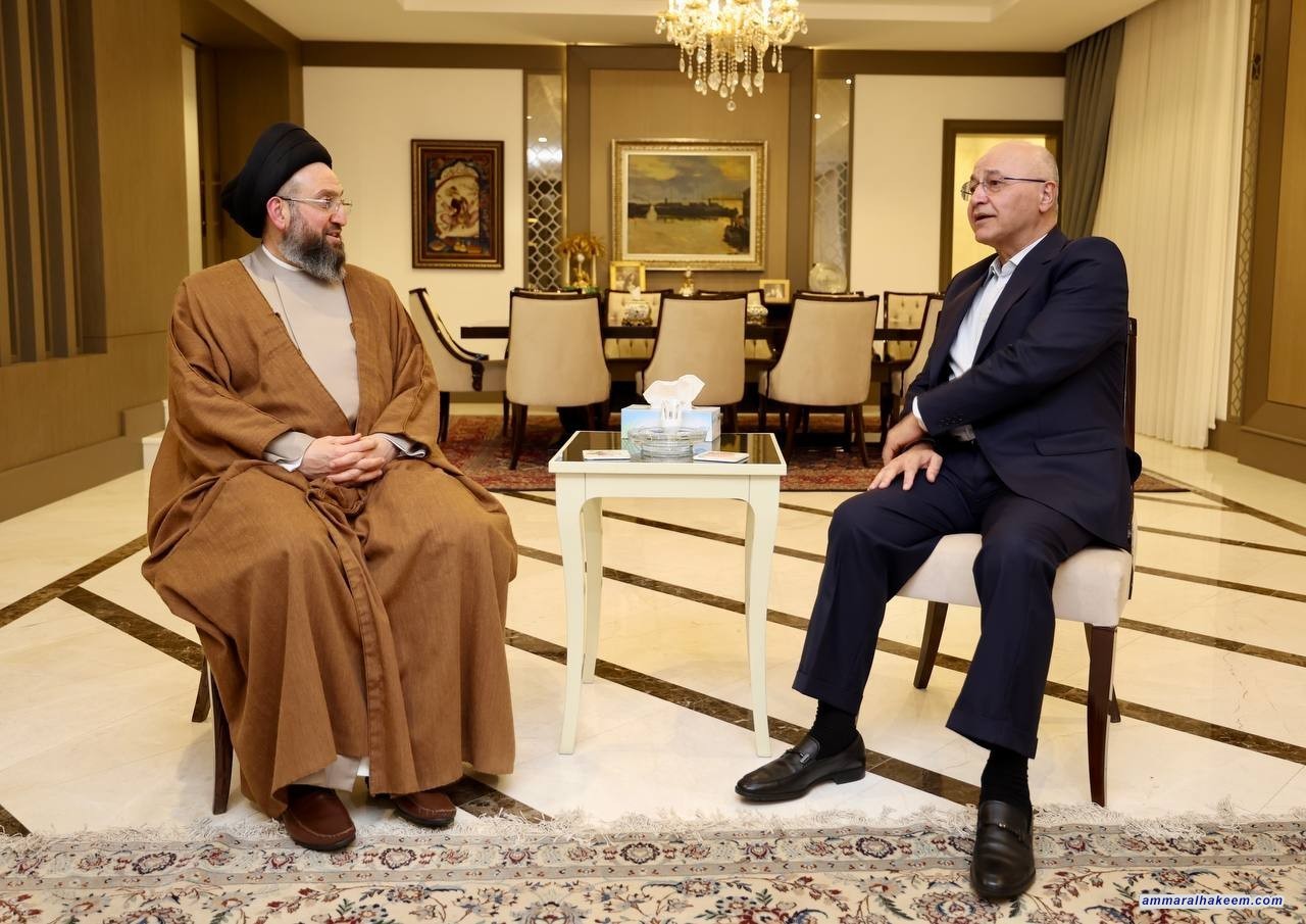 سەماحەتی حەكیم چاوی بە دكتۆر بەرهەم ساڵح  سەرۆككۆماری پێشوو دەكەوێت و گرنگی پتەوكردنی سەقامگیری عێراق دووپات دەكاتەوە