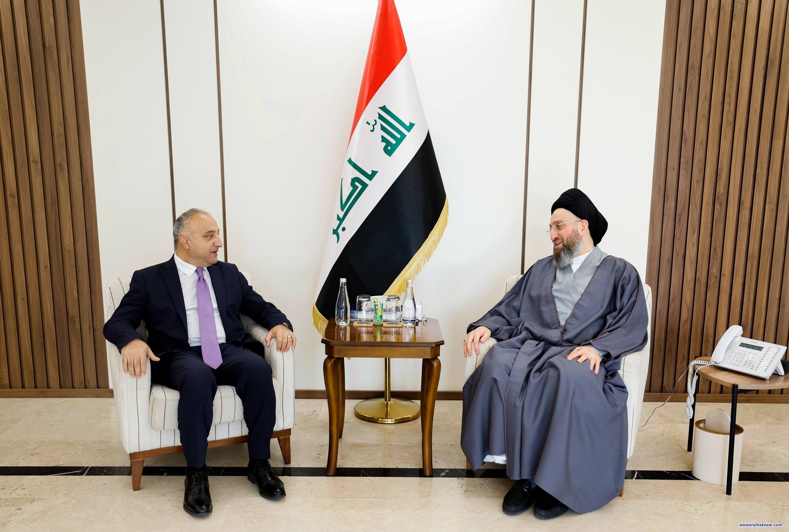 السيد الحكيم يبحث مع وفد الحركة الديمقراطية الآشورية تطورات المشهد السياسي وضمان التمثيل العادل