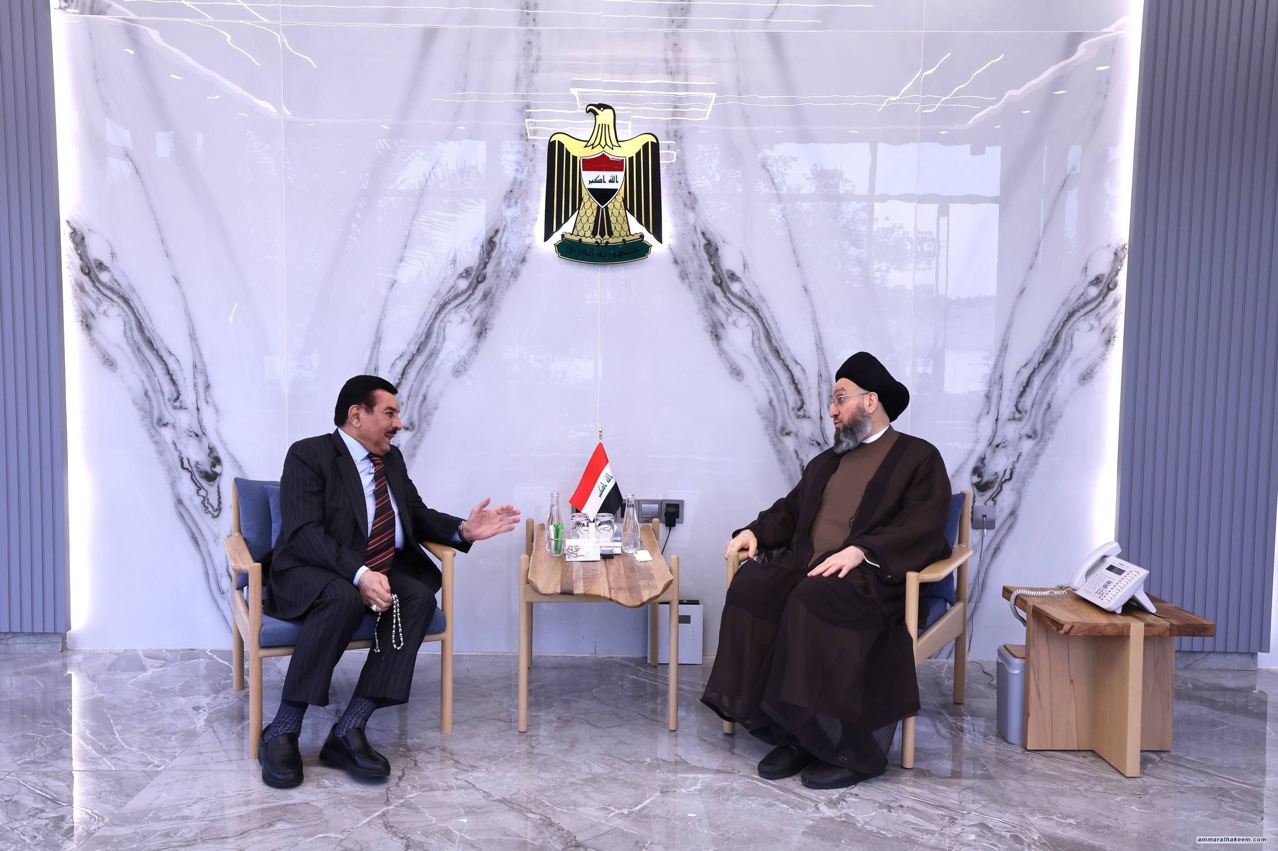 السيد الحكيم يدعو مع الشيخ عامر الفايز لتوحيد الجهود وحسم الاستحقاقات وتغليب المصلحة الوطنية