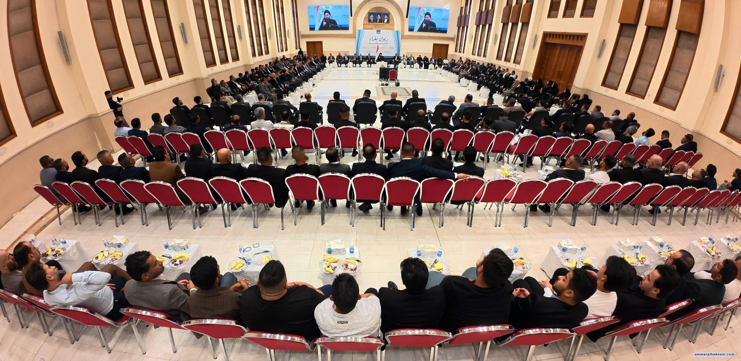 السيد الحكيم يطلق ثلاث مبادرات لتطوير التعليم ويؤكد: بناء الإنسان أولاً