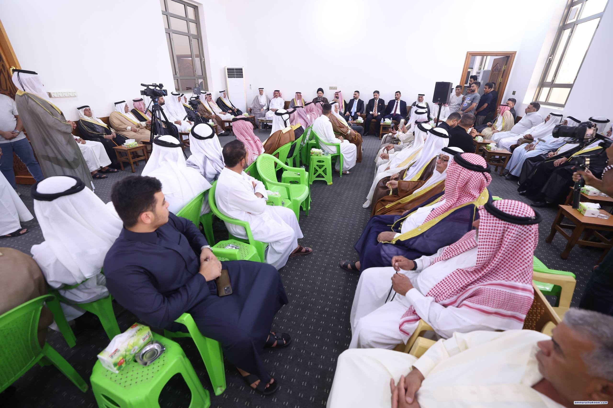السيد الحكيم يلتقي شيوخ ووجهاء الأنبار في مضيف الشيخ ذياب عجيل الخربيط بالرمادي