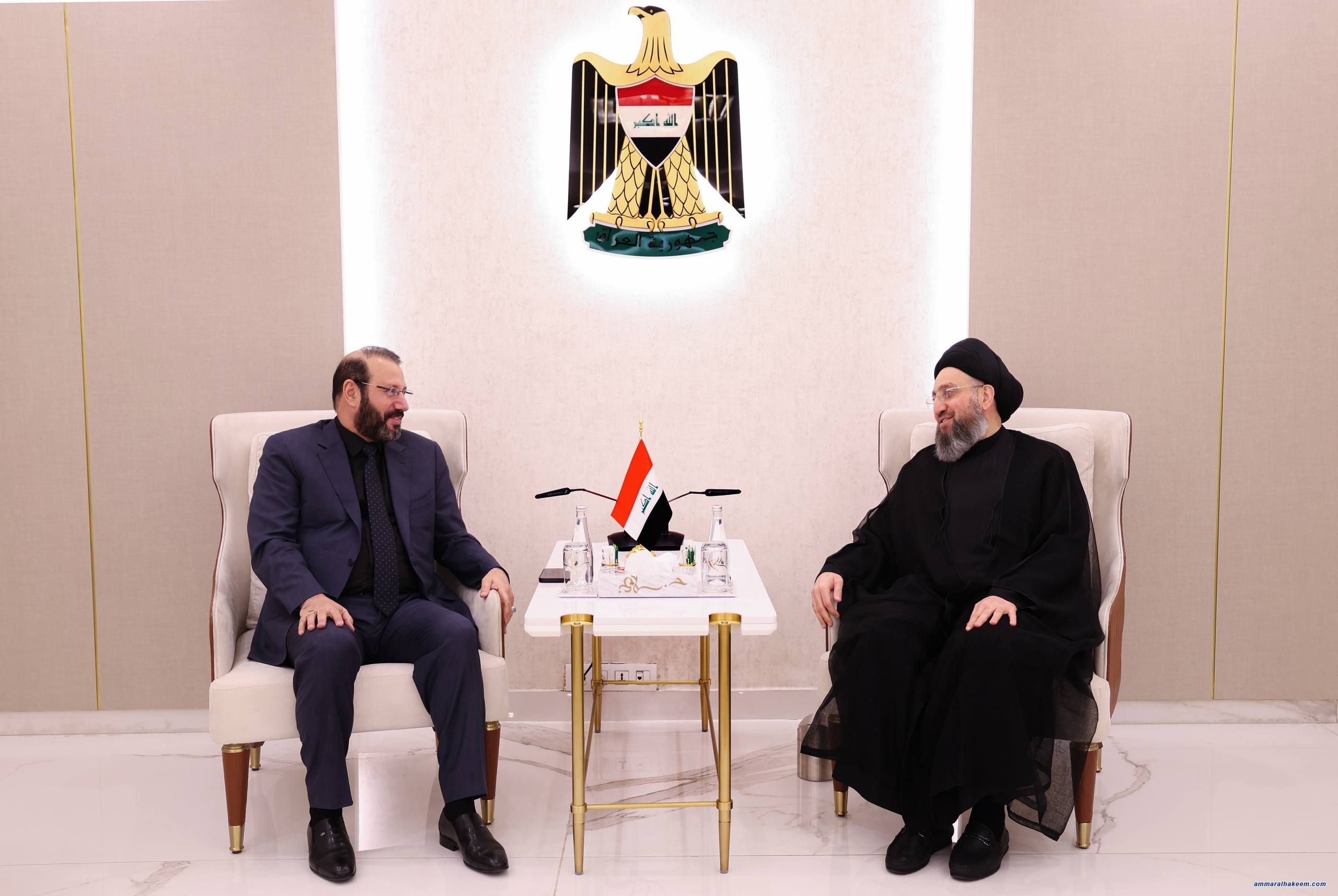 السيد الحكيم يشدد على تخليد تضحيات الشهداء وإدراج سيرهم في المناهج الدراسية